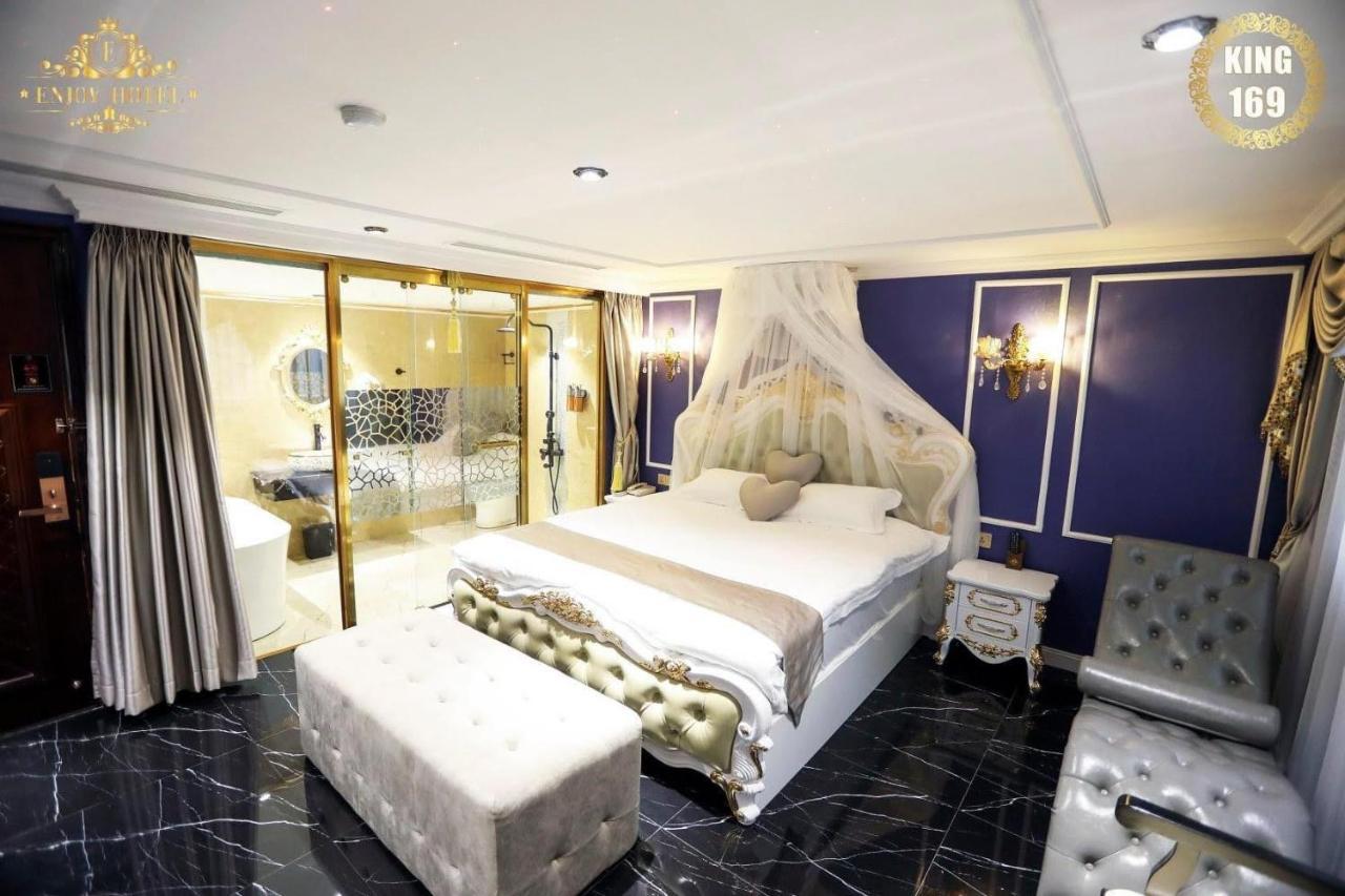 Enjoy 7 Khách sạn 4*